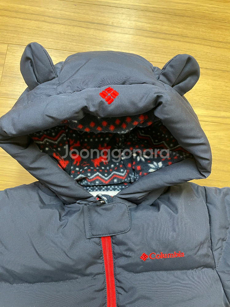 콜롬비아 아기 우주복 24M 판매합니다. 네이비 색상에 모자에 귀여운 귀가 달려있습니다. 사이즈는 80-90 정도--3