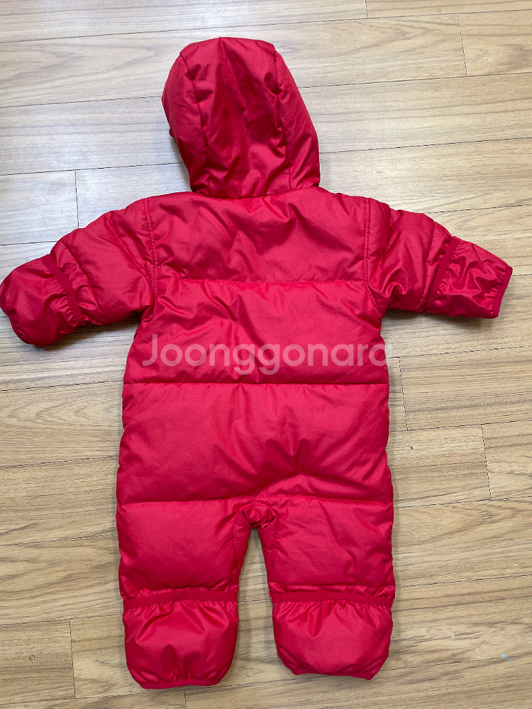 콜롬비아 아기 우주복 6M 사이즈 판매합니다. 55~65cm 아기들에게 잘 맞아요. 쨍한 빨간색이라서 아기 얼굴이--1
