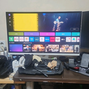 LG 4K UHD 32인치 스마트 모니터