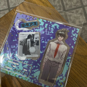 점프샵 한정 체인소맨 디오라마 아크릴 스탠드 (마키마,아키)