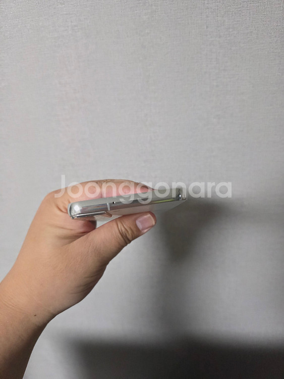 갤럭시 S22 팬텀화이트 256기가 A급 팔아요~--4