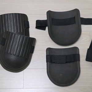 무릎 보호대 새상품 2세트 + 벨크로 1쌍 추가 포함