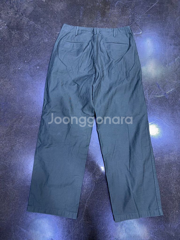 무신사스탠다드 백사틴 와이드 오피서 팬츠 카키 31--7