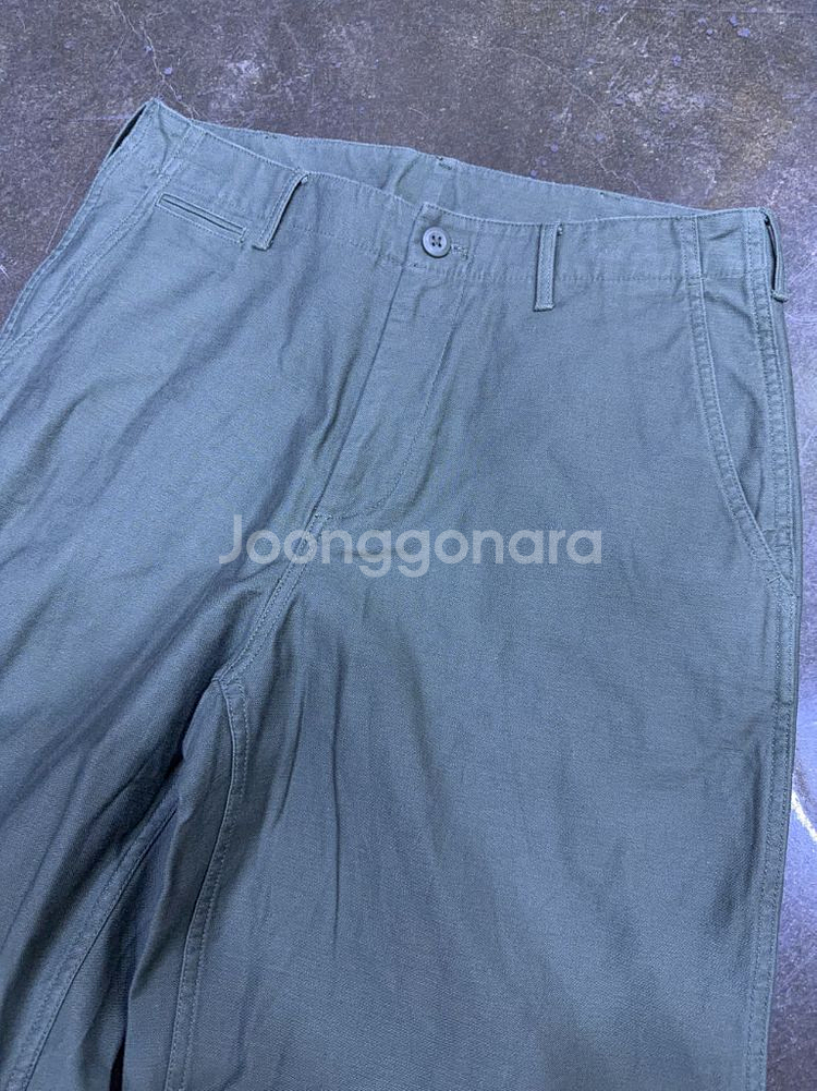 무신사스탠다드 백사틴 와이드 오피서 팬츠 카키 31--5