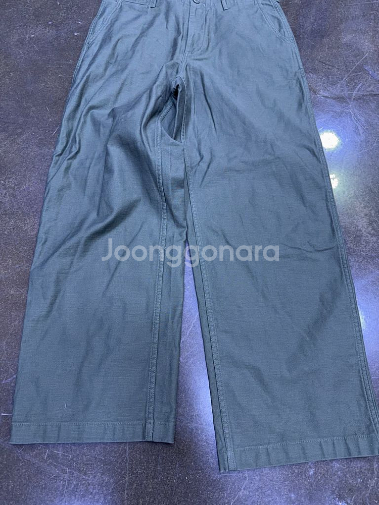 무신사스탠다드 백사틴 와이드 오피서 팬츠 카키 31--4