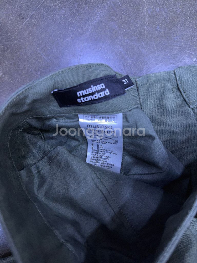 무신사스탠다드 백사틴 와이드 오피서 팬츠 카키 31--9