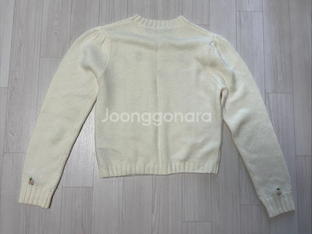 플라워 자수 니트 스웨터--3