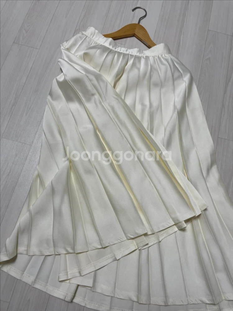 8세컨즈 플리츠 스커트 M--4