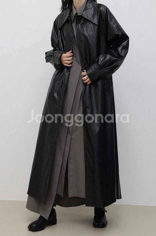 플리츠플리즈 레더 롱코트--0