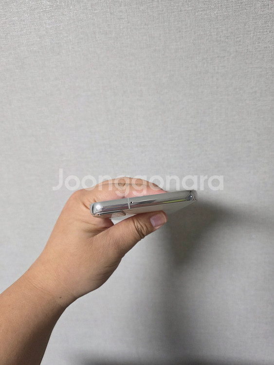 갤럭시 S22플러스 팬텀화이트 256기가 A급 팔아요~--4