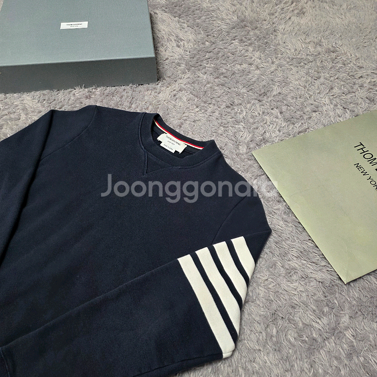 [클로젯][2][백화점판]톰브라운 사선완장 맨투맨--1