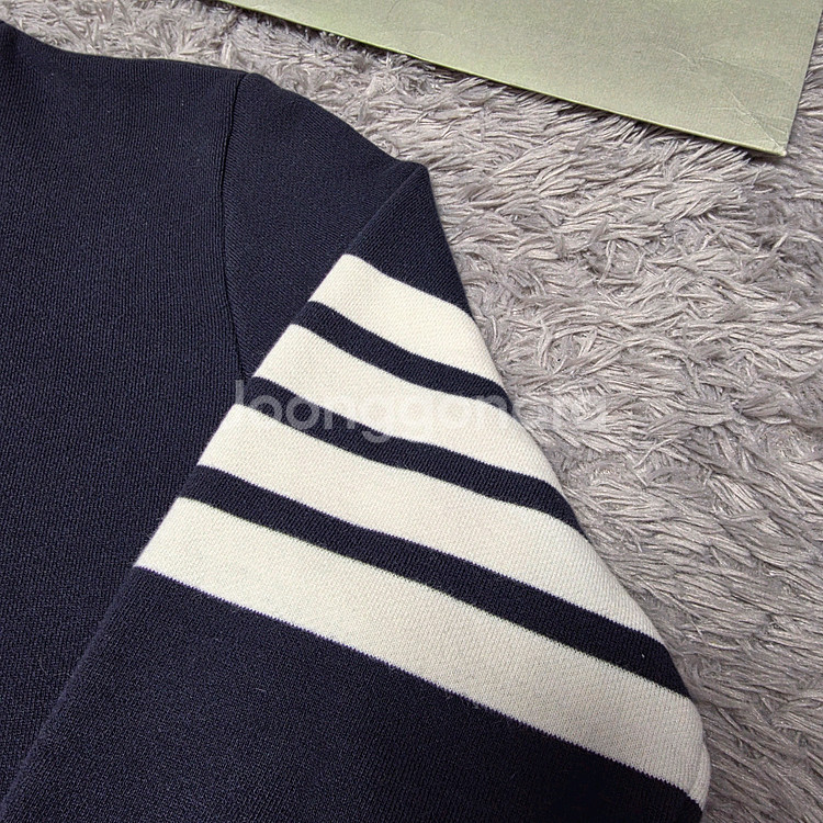 [클로젯][2][백화점판]톰브라운 사선완장 맨투맨--2