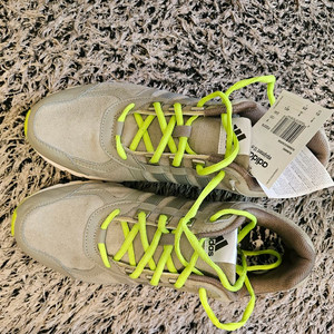 아디다스 운동화 팝니다.(새상품)