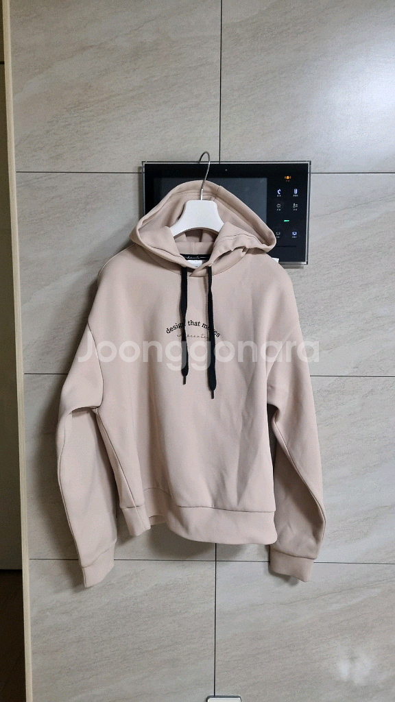 데상트 에어브러쉬 후드티--0