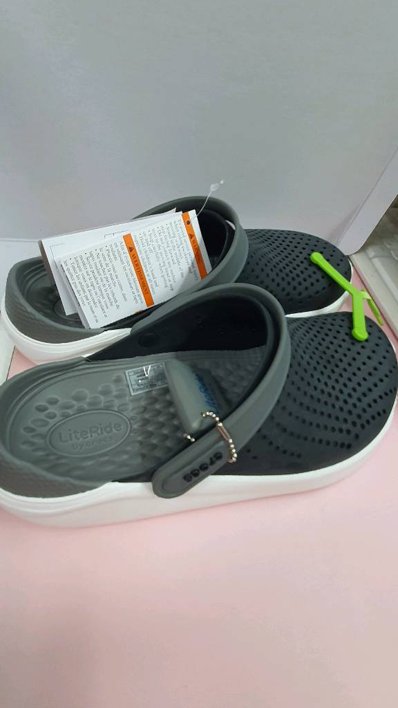 크록스 라이트라이드 360 클로그 슬리퍼--1