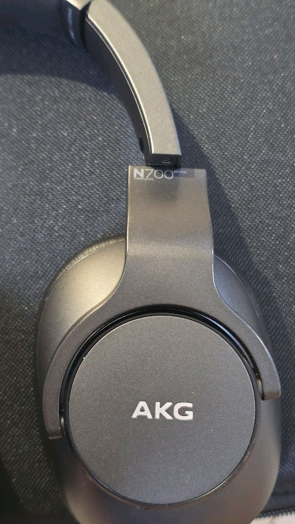 akg n700nc 무선헤드폰 이미지