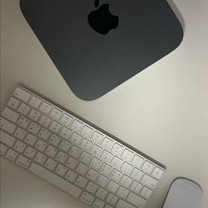 맥미니(2018) + 매직키보드2 + 매직마우스2