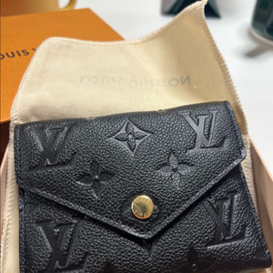루이비통 지갑 새상품 ( 빅토린 월릿)
