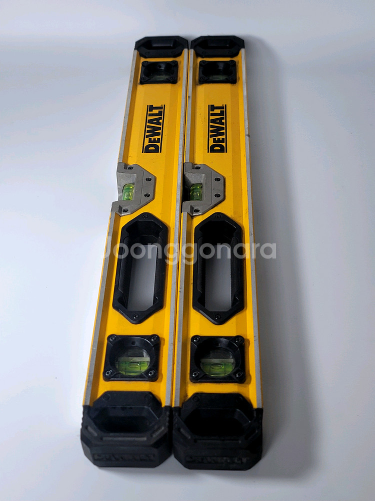 디월트 600mm자석수평대--2