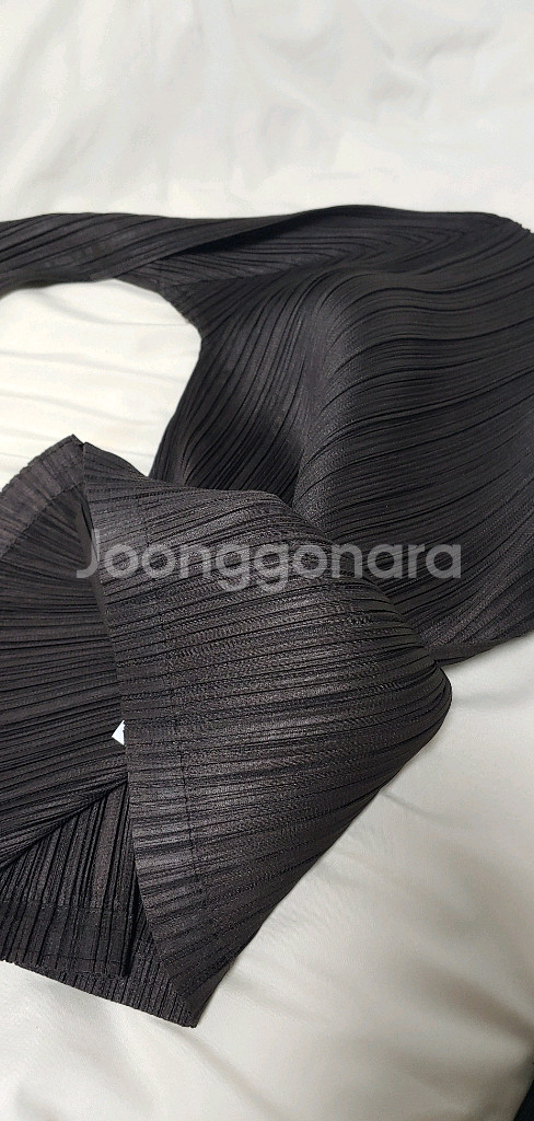 오늘만할인 플리츠플리즈 - 24년 DECEMBER 탑 (블랙브라운)--2