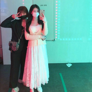 화이트 레이스 롱 스커트