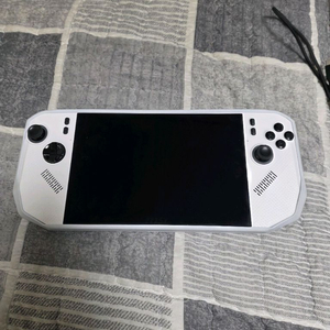 msi claw a8 화이트