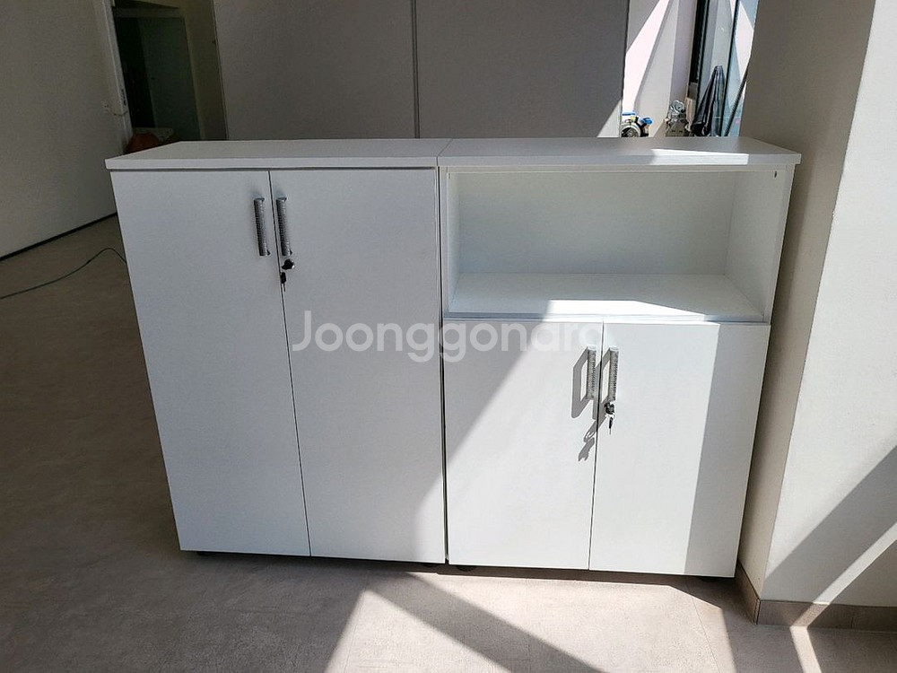 파티션 책상 의자 서랍 회의용테이블 원형탁자 책장 철재캐비넷 수납장 철재옷장 보관함 진열장--1