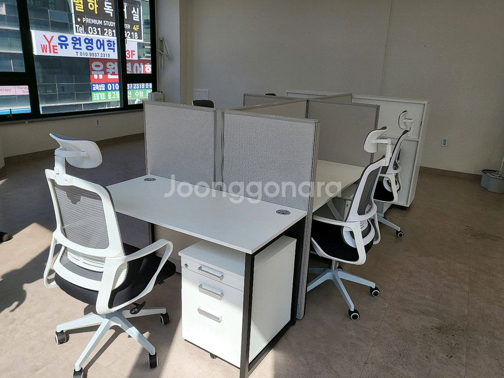 파티션 책상 의자 서랍 회의용테이블 원형탁자 책장 철재캐비넷 수납장 철재옷장 보관함 진열장--4