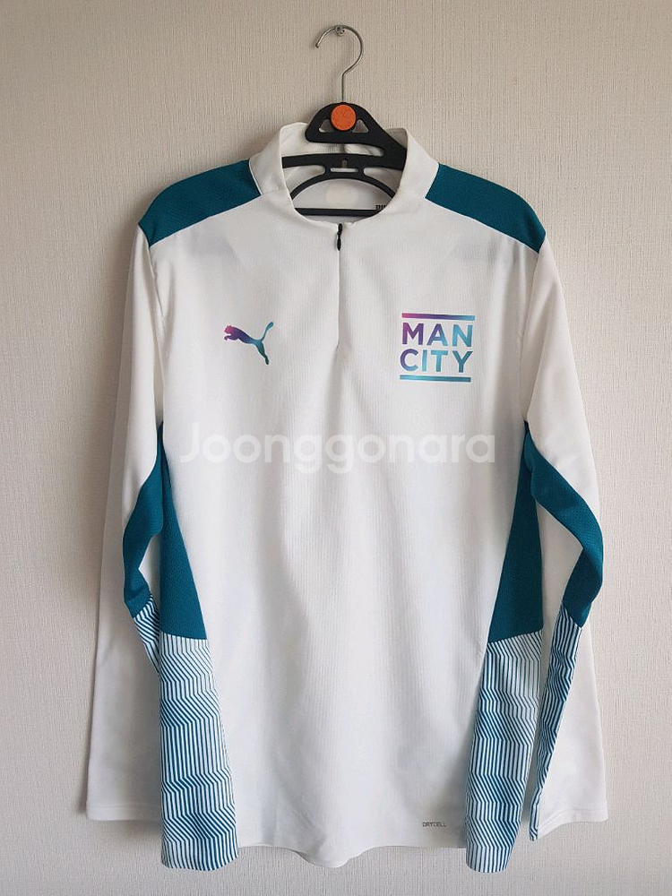 맨시티 21-22 선수지급용 트레이닝탑--0