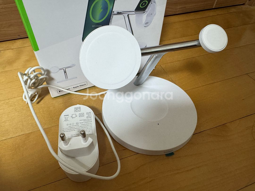 벨킨 3in1 15w 맥세이프 고속 무선 충전기 WIZ017kr 팝니다--1