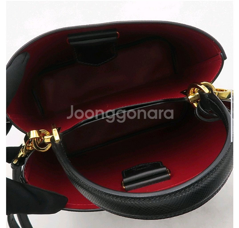 프라다 블랙 파니에 사피아노 레더 토트백 + 스트랩--1