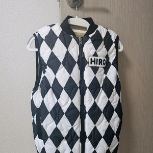 히로 리버서블 조끼 150사이즈 판매해요^^