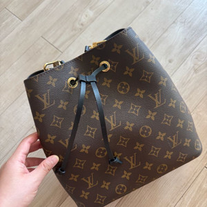 루이비통 네오노에 MM 모노그램 버킷백