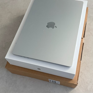 맥북에어 M4 15인치 16G 512SSD
