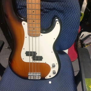 콜트 프레지션 베이스 기타