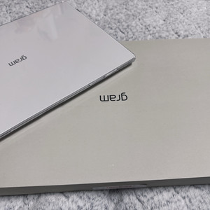 LG 그램 프로 AI 512기가 울트라5 16인치 노트북 화이트색상 팔아요~!