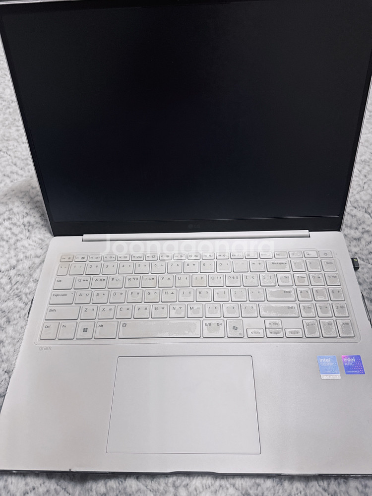 LG 그램 프로 AI 512기가 울트라5 16인치 노트북 화이트색상 팔아요~!--1