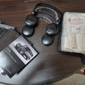 G바겐 (W463 구바겐) 에서 사용하던 메뉴얼북,사용설명서, 구급상자,헤드셋 판매합니다