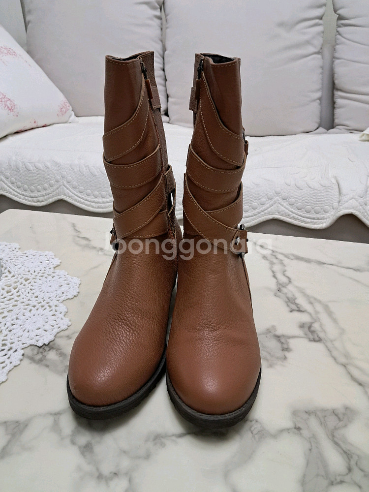 여성 버클 장식 앵글 부츠--1