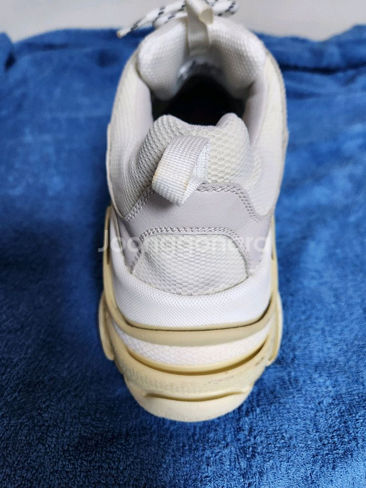 발렌시아가 트리플S 아이보리 스니커즈 295mm--2