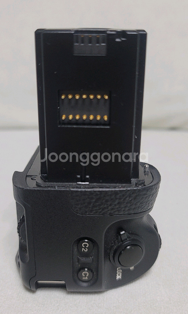 소니정품 A7M3용 VG-C3EM 세로그립 팝니다.--5