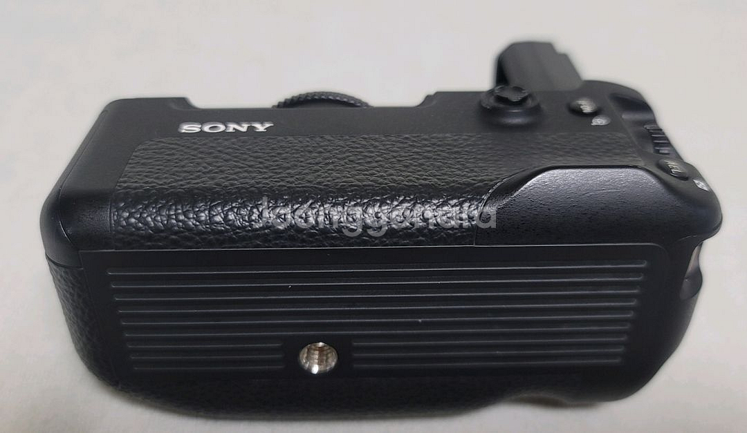 소니정품 A7M3용 VG-C3EM 세로그립 팝니다.--6