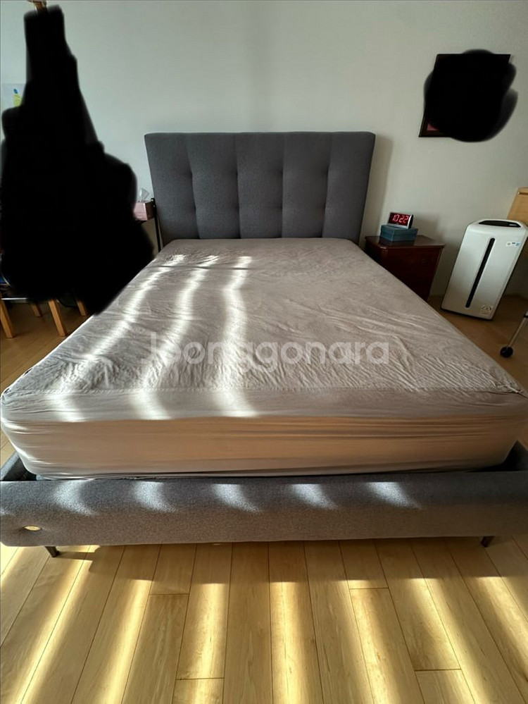 퀸사이즈 헤드보드 매트리스 침대세트--0