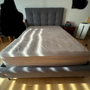퀸사이즈 헤드보드 매트리스 침대세트