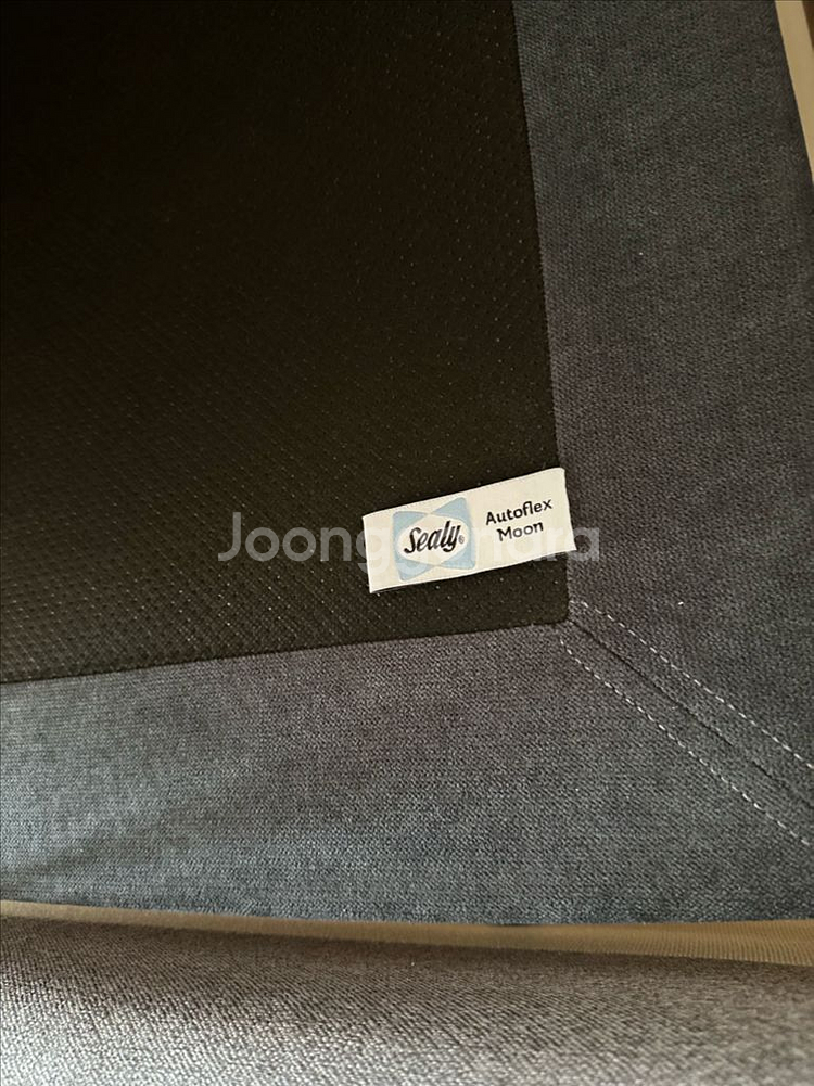 퀸사이즈 헤드보드 매트리스 침대세트--3