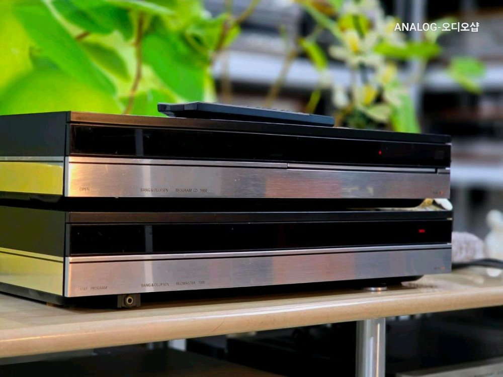 뱅앤올룹슨 베오마스터 7000 리시버앰프와 베오그램 7000 CD플레이어--3
