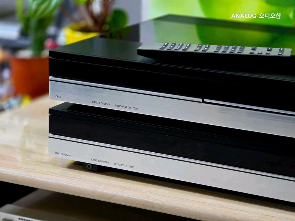 뱅앤올룹슨 베오마스터 7000 리시버앰프와 베오그램 7000 CD플레이어--5