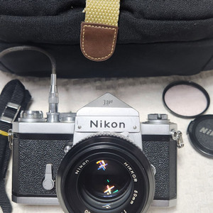 니콘F삼각뿔(A급,F는후지산),니콘렌즈50/1.4,니콘가방.