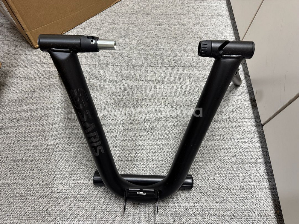 Saris Fluid2 자전거 트레이너 박스 풀셋--1