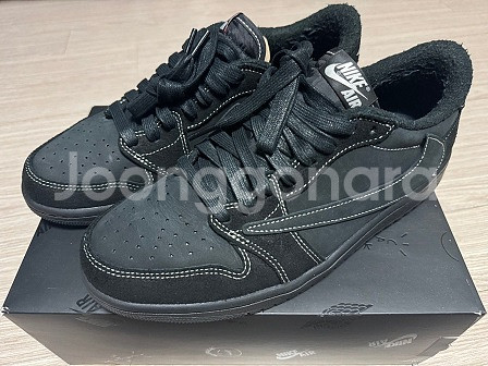 트래비스 스캇 X 에어 조던 1 로우 OG 블랙팬텀--0